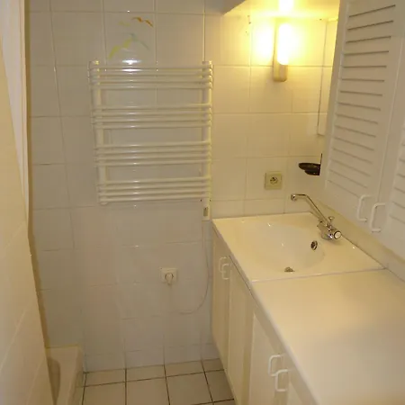 Holiday Le Mazet By Interhome Hébergement de vacances Saint-Cyr-sur-Mer